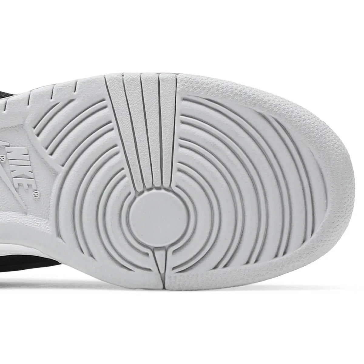 Medicom Toy x Nike Dunk Low SB 'BE@RBRICK'
